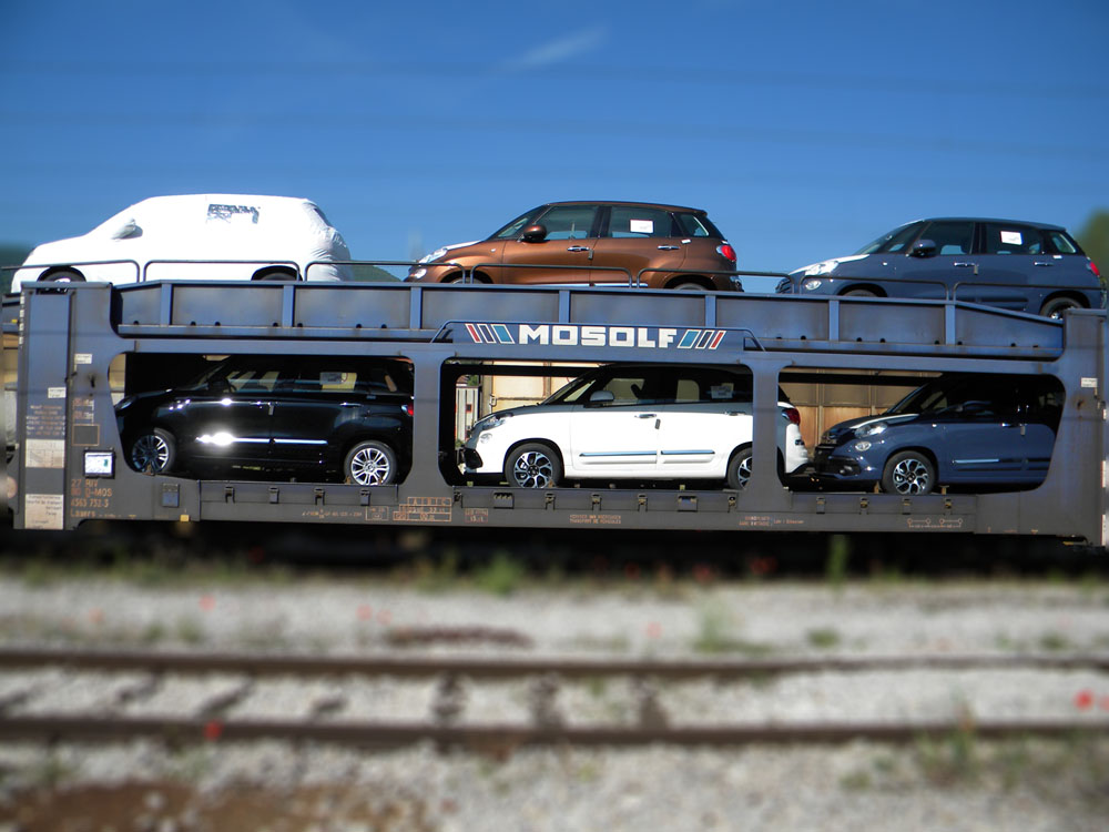 Special car-carrier flat wagon